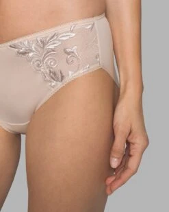 Vanishing Edge Sensuous Lace Hipster -Shapewear Favour 570288485ext2 large