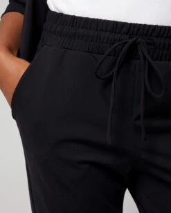 Tech Knit Joggers -Shapewear Favour 570321101ext3 large