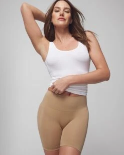 Seamless Ultralight Smoothing Short